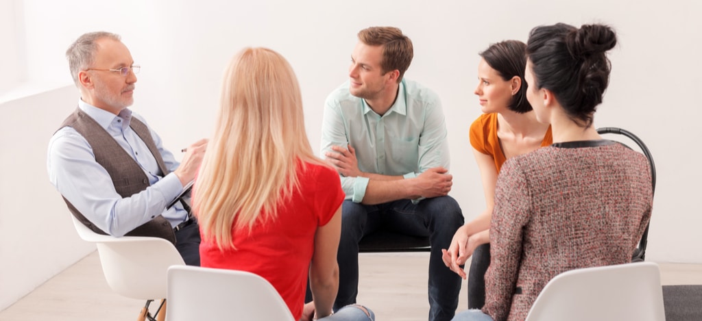 Alcohol and the Liver: How Alcohol Damages the Liver Pathfinders - A group of individuals in recovery for alcoholism are attending a group therapy session as part of treatment to discuss important topics, such as the connection and potential dangers between alcohol and the liver.