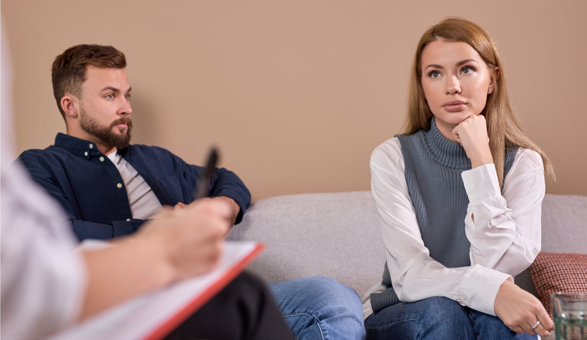 Dating While Not Sober Pathfinders Recovery Center - A couple is meeting with an addiction counselor to determine how to get back on the road to recovery after relapsing and now dating while not sober.